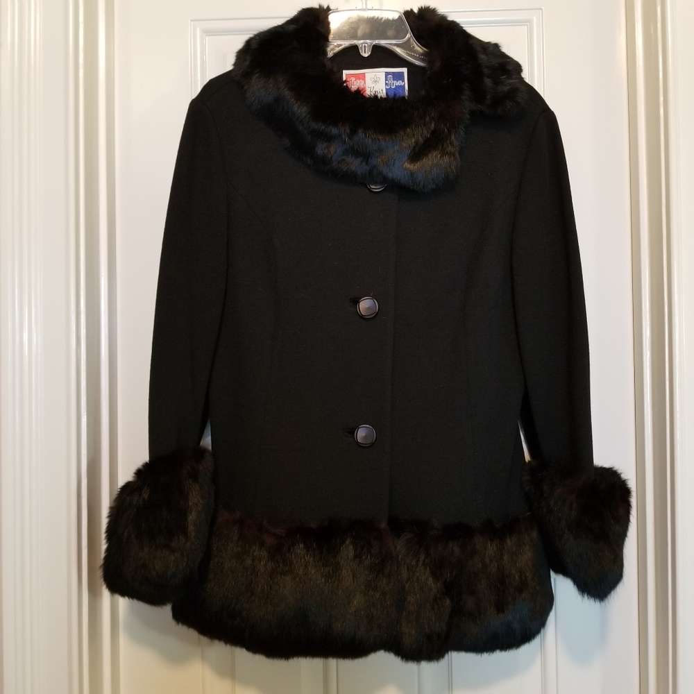 Beautiful Vintage 60's Lilli Ann knit coat trimmed in fur. Used Good condition.